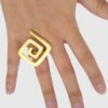 Anillo con diseño precolombino y baño en oro de 24 quilates