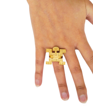 Anillo precolombino jaguar Tolima en aleación con baño en oro 24K, talla ajustable.