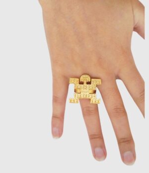 Anillo con diseño precolombino y baño en oro de 24 quilates