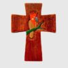Cruz artesanal de madera tallada a mano cacatúa