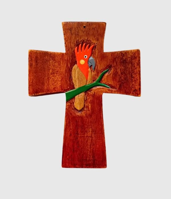 Cruz artesanal de madera tallada a mano cacatúa