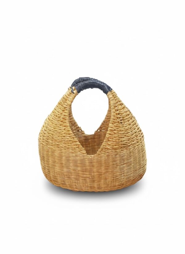 Canasto de esparto con asas azules tejido a mano Canasto de esparto con asas azules tejido a mano por artesanos en Boyacá