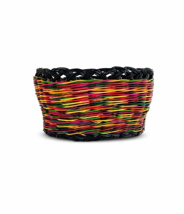 canasto de esparto multicolor oscuro tejido a mano