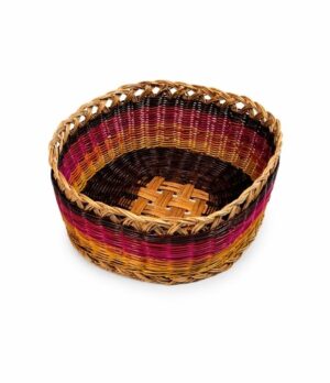 canasto de esparto tonos tierra tejido a mano