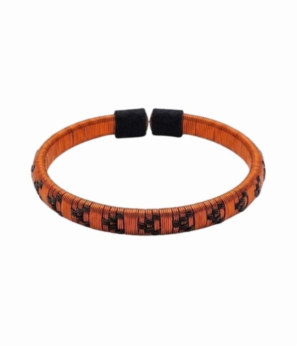 Pulsera de cobre y werregue negro diseño Ángulos Pulsera de cobre y werregue negro con motivos geométricos angulares